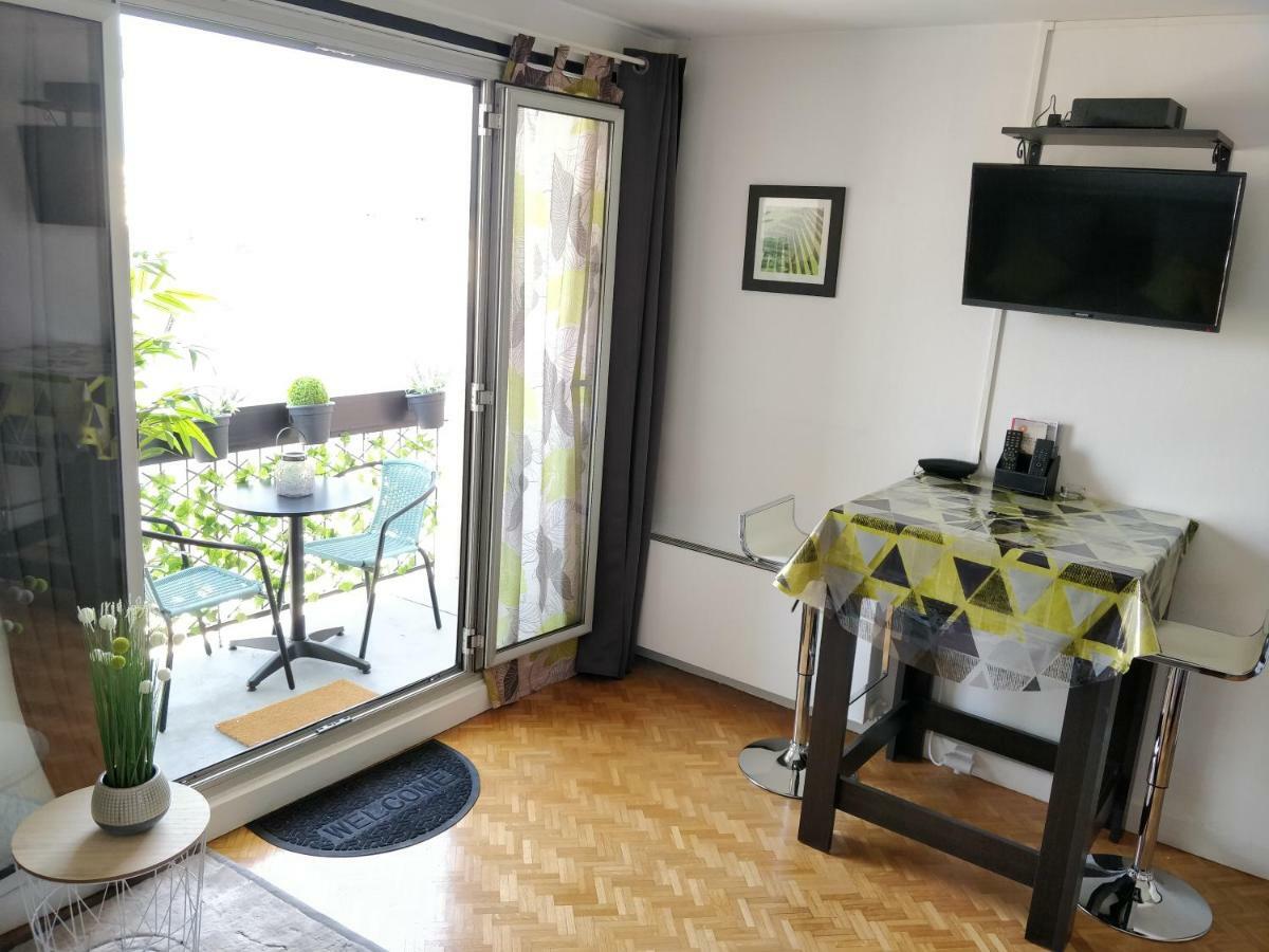 Le Parisien T1Antony-Berny By Beds4Wanderlust - 35M2 Avec Balcon - Aeroport Orly 5Miles - Train Station Rer B Orlyval 1Mile Apartment Bagian luar foto